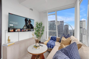 Bright 2-Bed Condo Central Location w Parking